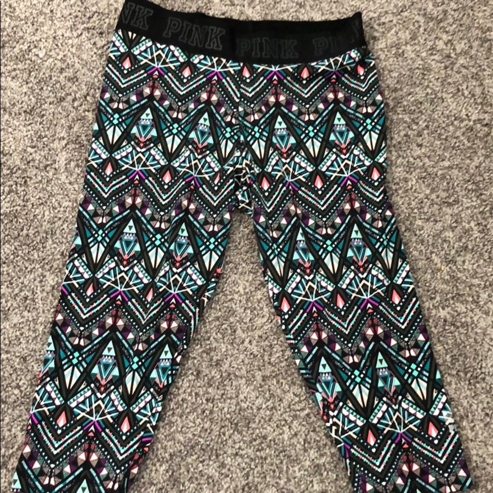 Victoria Secret PINK Crop workout pants. Size M.